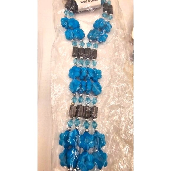 All in One Magnetic Jewelry Multicolor Floral Convertible Set of 3 - Picture 5 of 7